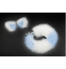 Серебристая анальная пробка с бело-голубым хвостиком и ободком-ушками