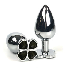 Серебристая анальная втулка с клевером из черных кристаллов - 8 см.