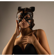 Черная кожаная маска-шлем с маленькими ушками