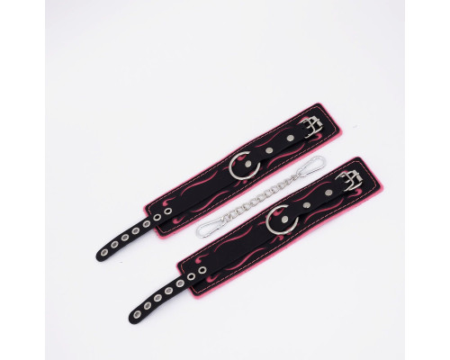 Черно-розовые кожаные оковы с розовой строчкой