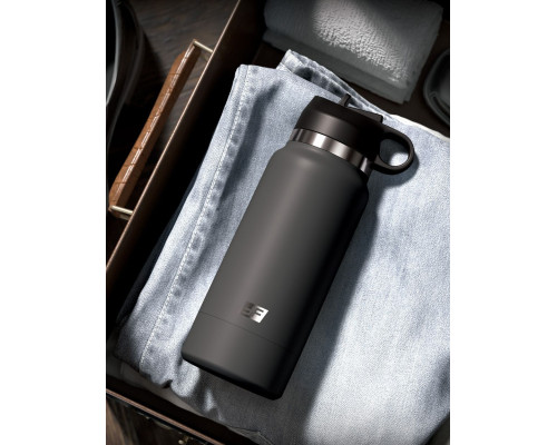 Смуглый мастурбатор-вагина в корпусе-бутылке F*ck Flask