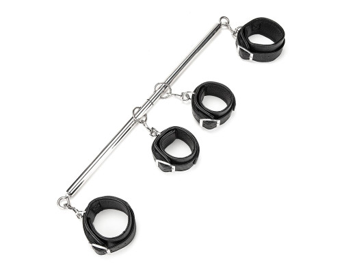 Две пары черных фиксаторов для рук и ног на металлической распорке Spreader Bar