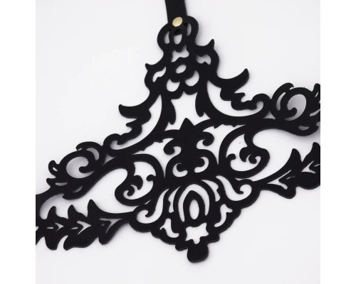 Черная резная портупея с золотистой фурнитурой