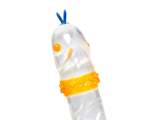 Стимулирующий презерватив «Медвежий капкан» с ароматом клубники - 1 шт.