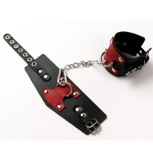 Черные кожаные оковы с красными вставками