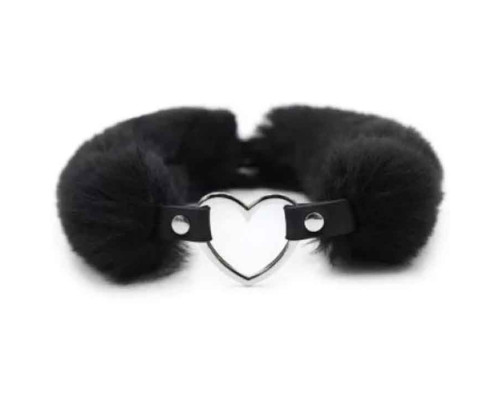 Черный меховой ошейник с металлическим сердечком