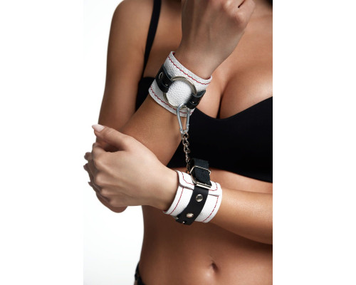 Бело-красные кожаные наручники