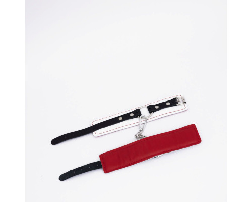 Бело-красные кожаные оковы