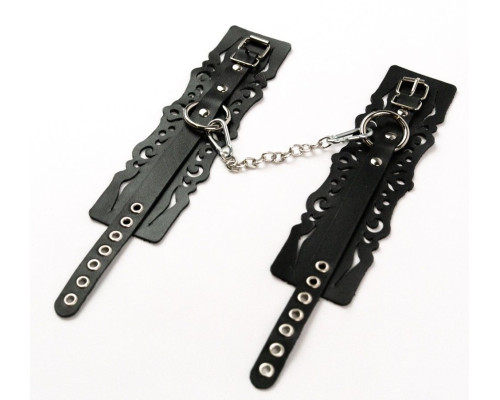 Узорчатые кожаные оковы с регулируемыми ремешками