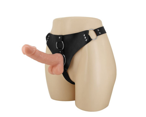 Женский страпон с регулируемыми трусиками - 18 см.