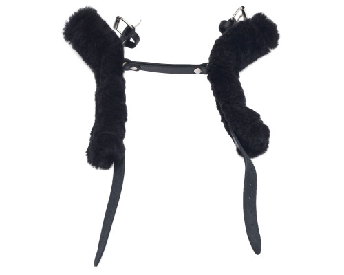 Черные базовые наручники из кожи с опушкой