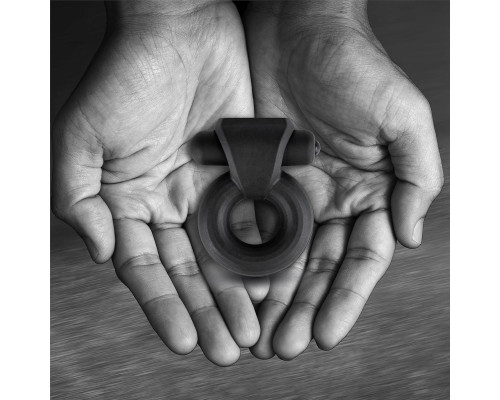 Черное эрекционное виброкольцо Rooster Travis