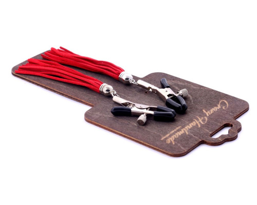 Металлические зажимы на соски с красными замшевыми кисточками