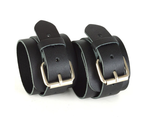 Черные кожаные наручники с пряжками IDEAL