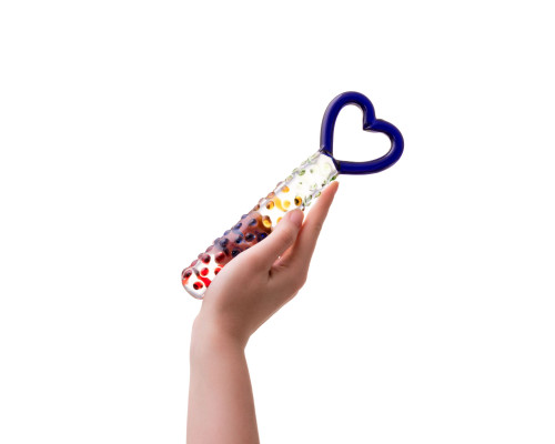 Стеклянный фаллос с ручкой-сердцем - 22,5 см.