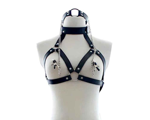 Черная портупея на грудь с кляпом и зажимами для сосков