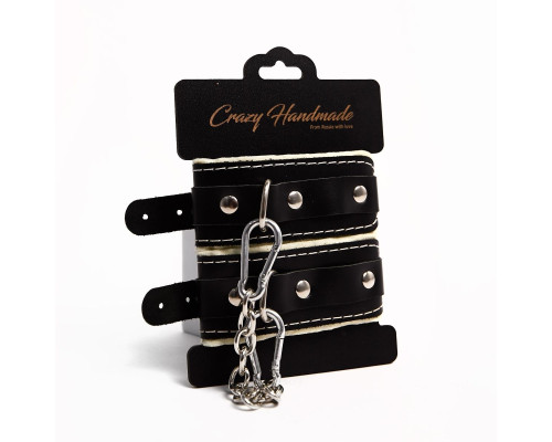 Черные скругленные наручники с мягкой бежевой подкладкой