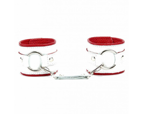 Бело-красные кожаные наручники с кольцом