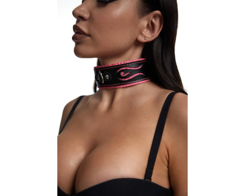 Черно-розовый кожаный ошейник с розовой строчкой