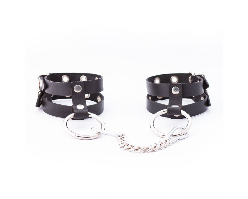 Черные однослойные оковы на цепочке